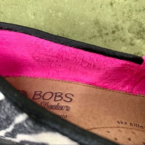 EUC Bobs Zebra Print Plush Pink Inside!  WOW! - Picture 6 of 12